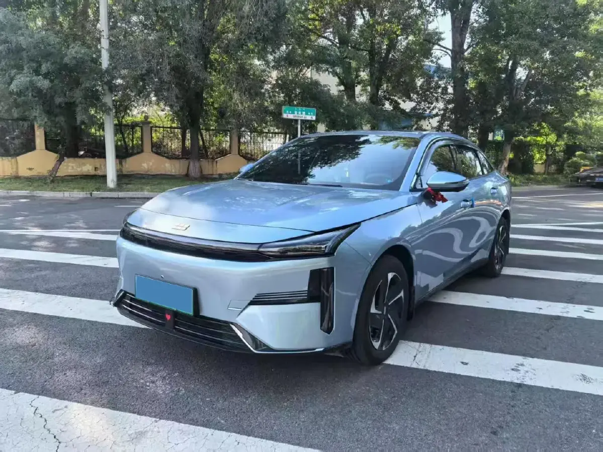 2025 Geely Galaxy L6 1.5L 112HP L4 1DHT PHEV 19.09KWH