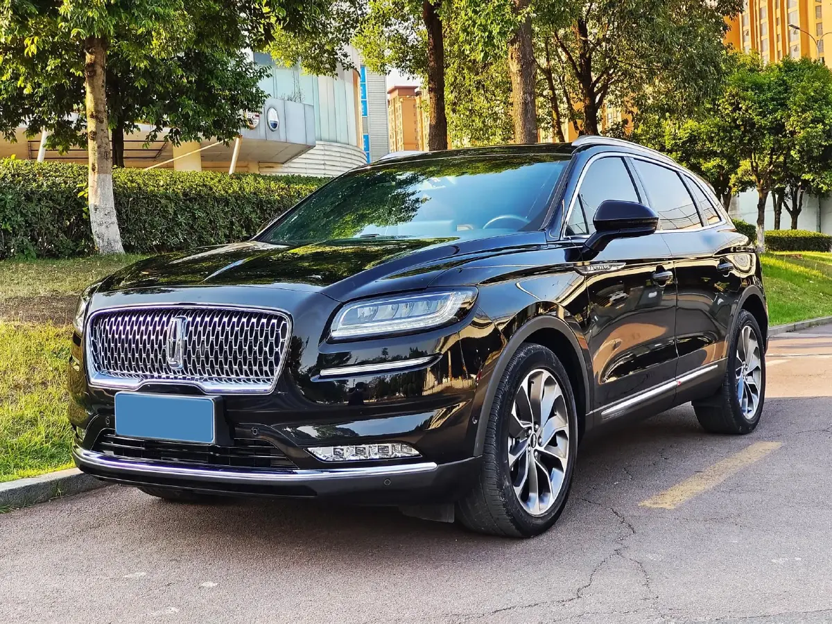 2021 Lincoln Nautilus 2.0T 245HP L4 8AT