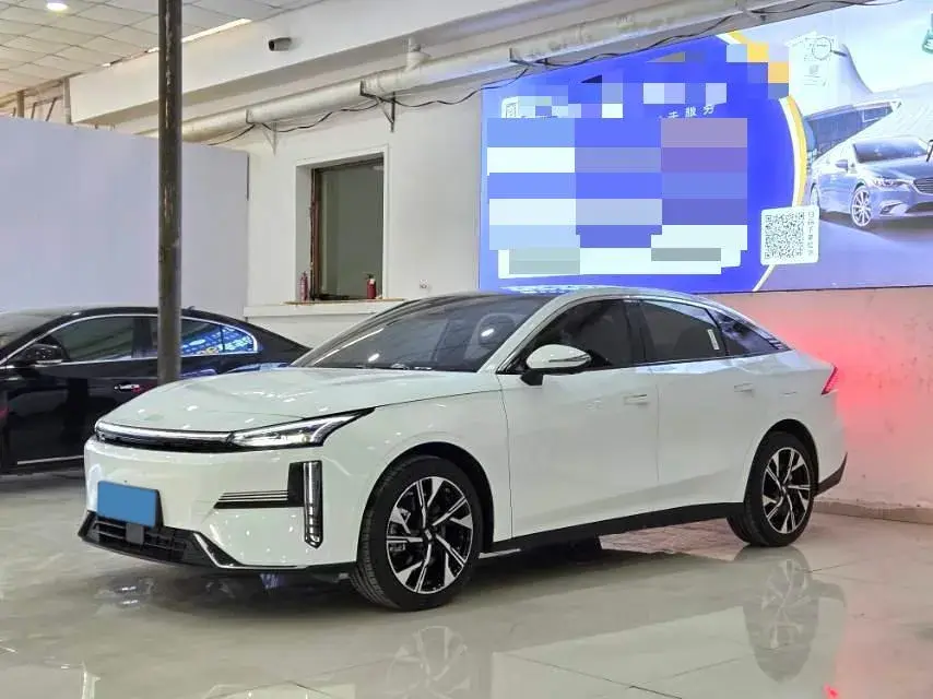 2024 Geely Galaxy L6 1.5T 163HP L4 3DHT PHEV