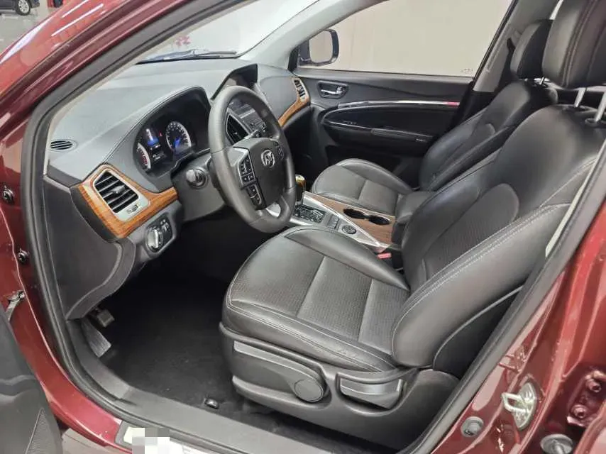 2017 LiFan X80 2.0T 192HP L4 6AT,autocango,china used car exporter,china ev exporter,chinese used car exporter,chinese used ev exporter