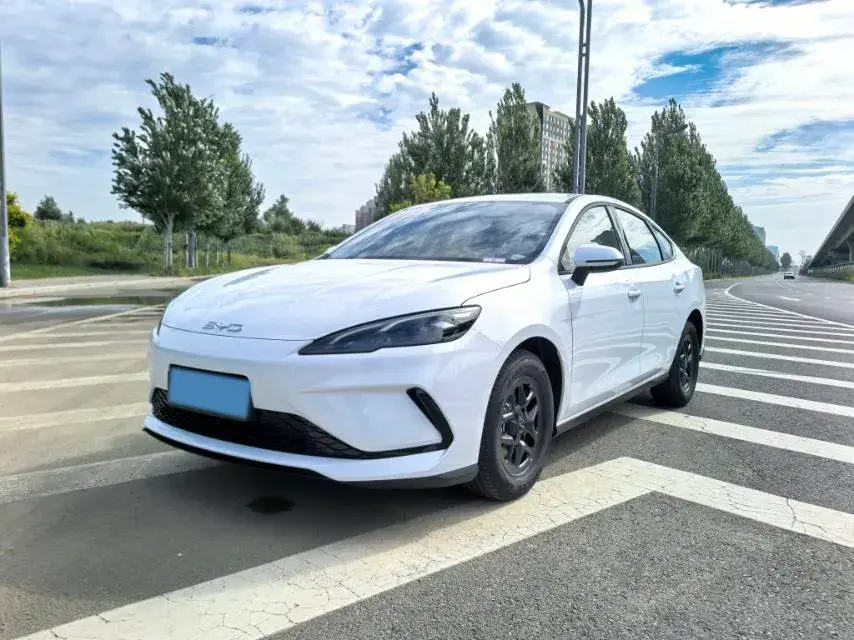 2025 BYD Seal05 DM-i 1.5L 101HP L4 E-CVT PHEV 7.68KWH