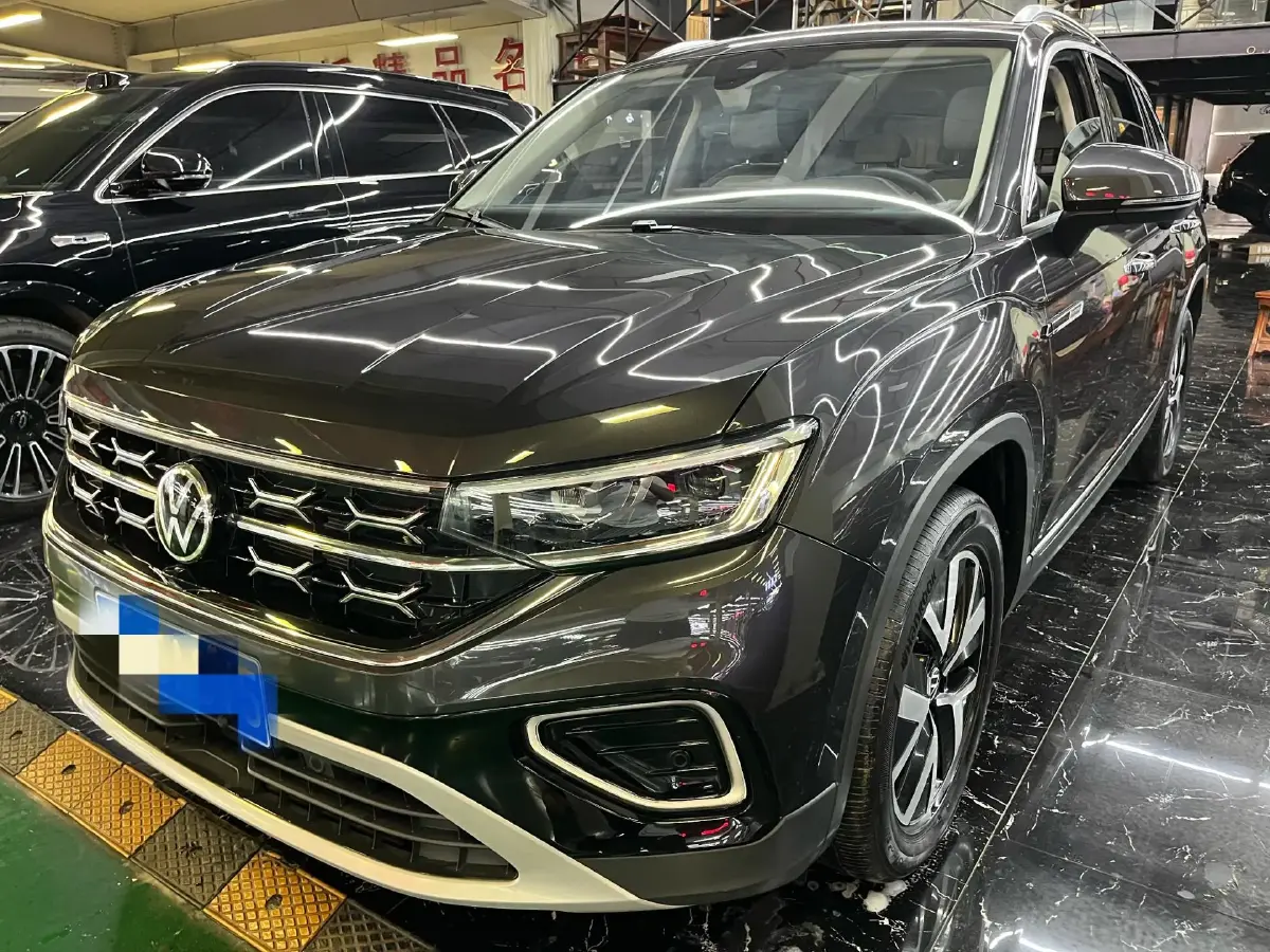 2023 Volkswagen Tayron 2.0T 186HP L4 7DCT