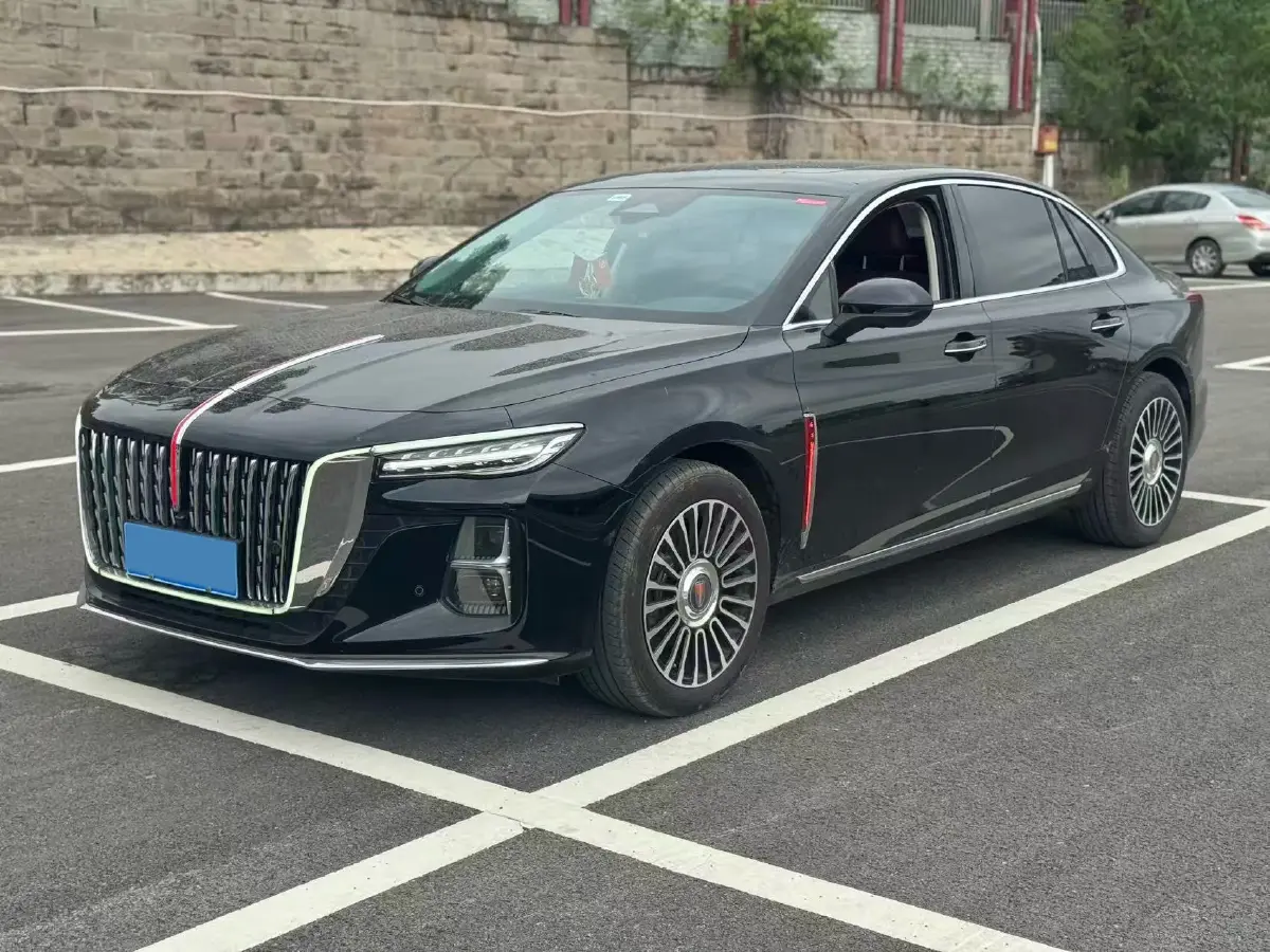 2024 HongQi H5 2.0T 224HP L4 8AT