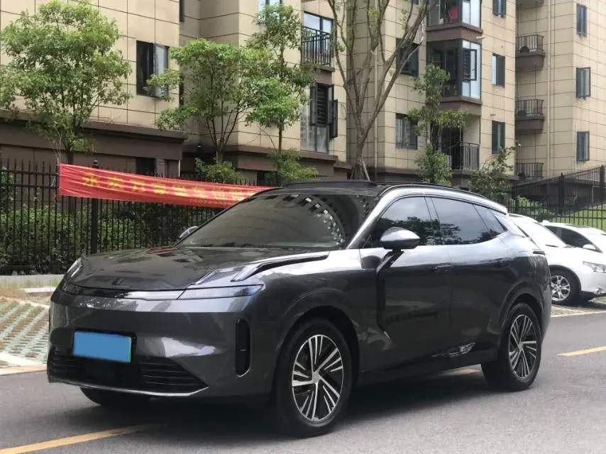 2025 LYNK&CO 08 EM-P 1.5T 163HP L4 3DHT PHEV 21.2KWH