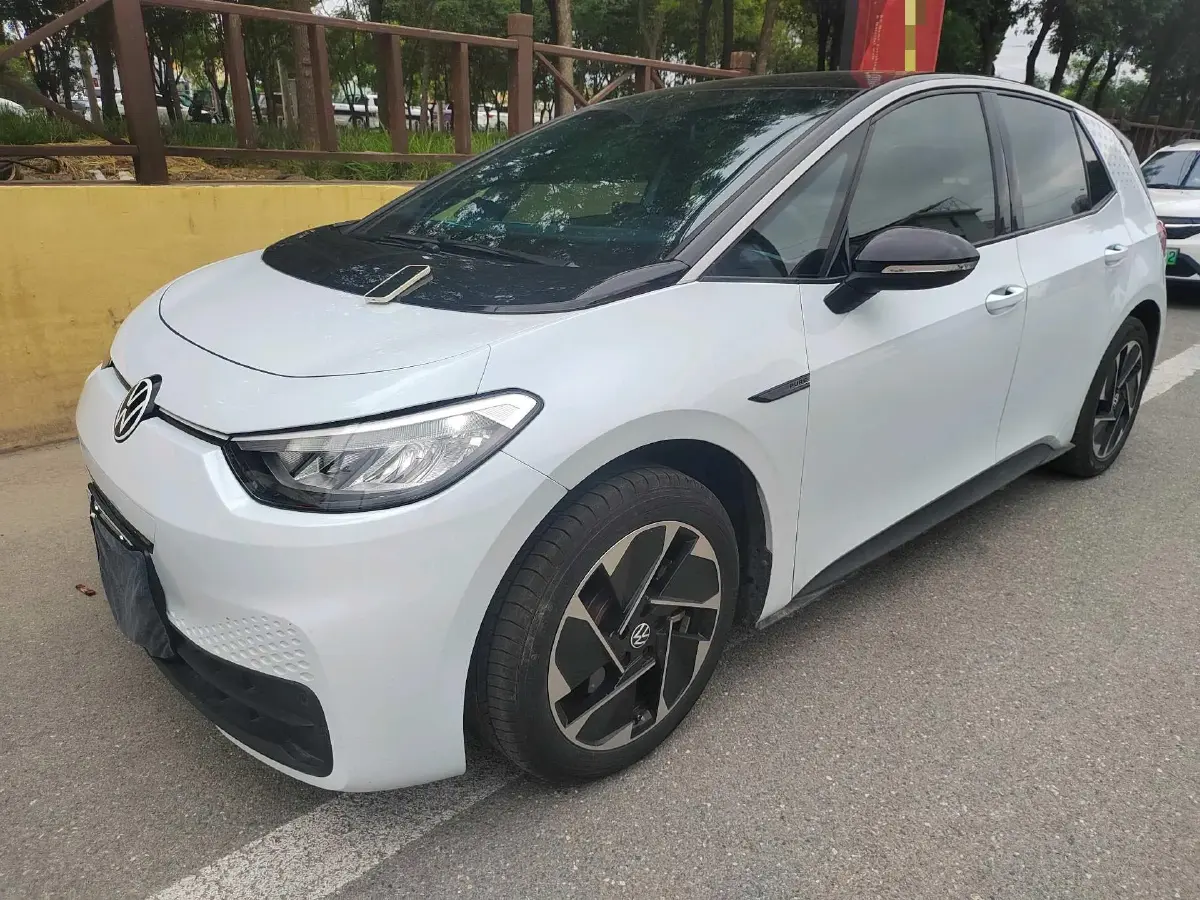 2023 Volkswagen ID.3 BEV 52.8KWH