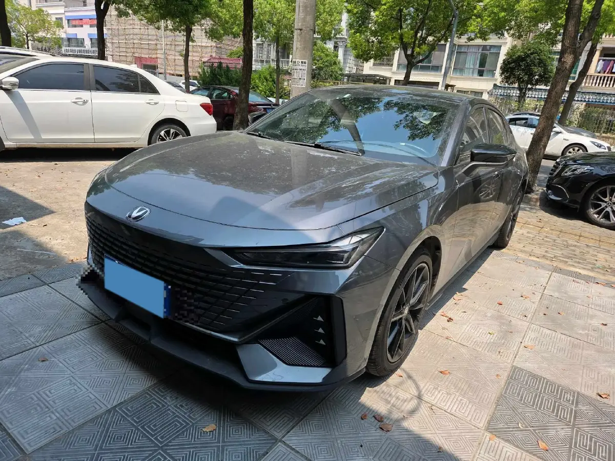 2022 ChangAn UNI-V 1.5T 188HP L4 7DCT