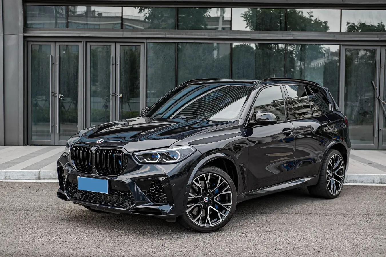 2022 BMW X5 M 4.4T 600HP V8 8AT,autocango,china used car exporter,china ev exporter,chinese used car exporter,chinese used ev exporter