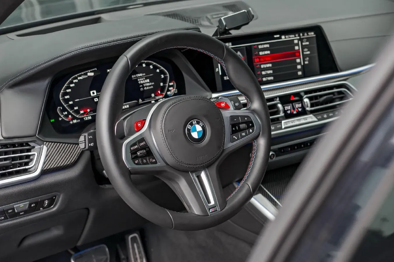 2022 BMW X5 M 4.4T 600HP V8 8AT,autocango,china used car exporter,china ev exporter,chinese used car exporter,chinese used ev exporter