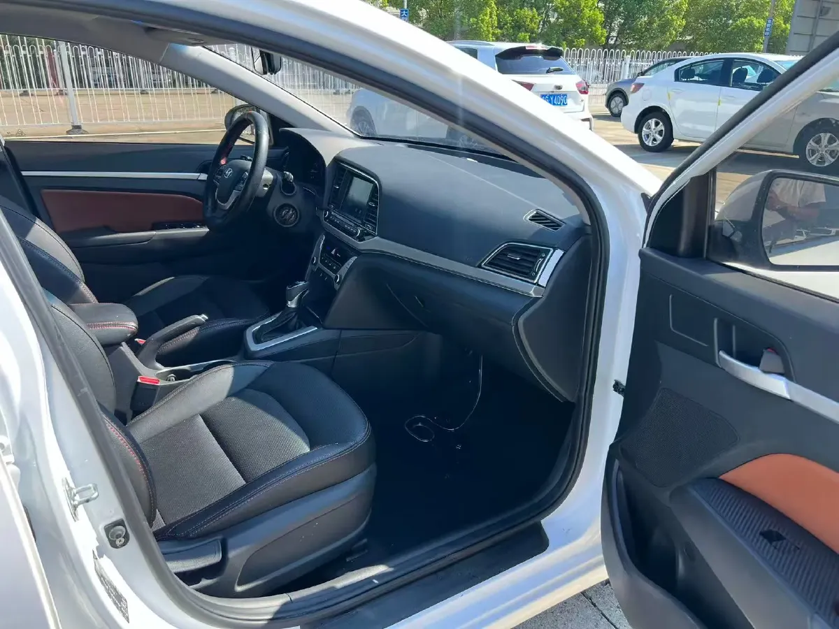 2016 Hyundai Elantra 1.6L 130HP L4 6AT,autocango,china used car exporter,china ev exporter,chinese used car exporter,chinese used ev exporter