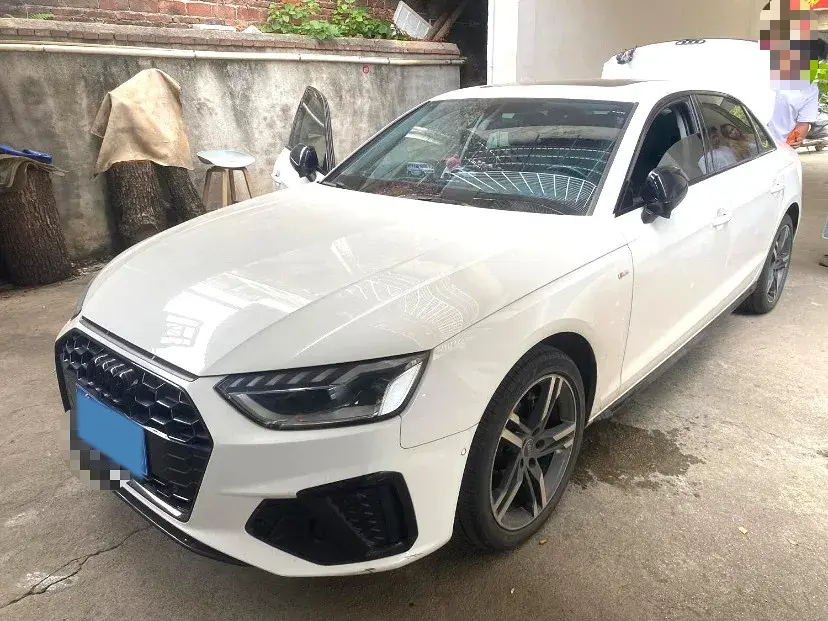 2022 Audi A4L 2.0T 190HP L4 7DCT