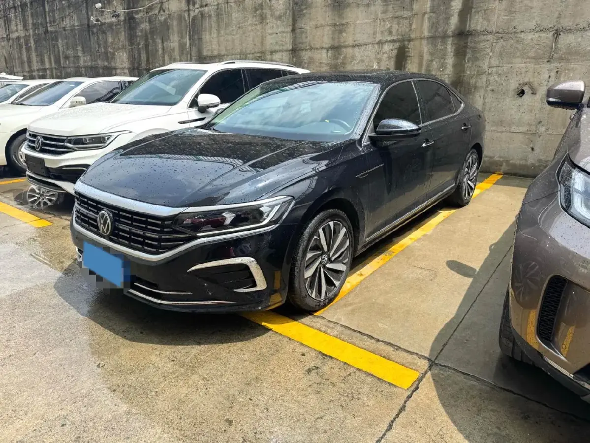 2022 Volkswagen Passat 2.0T 186HP L4 7DCT