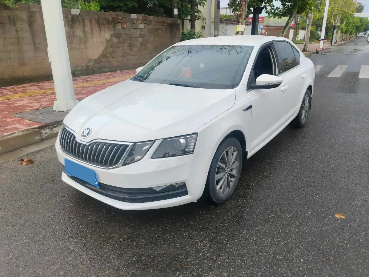 2019 Skoda Octavia 1.5L 116HP L4 5MT