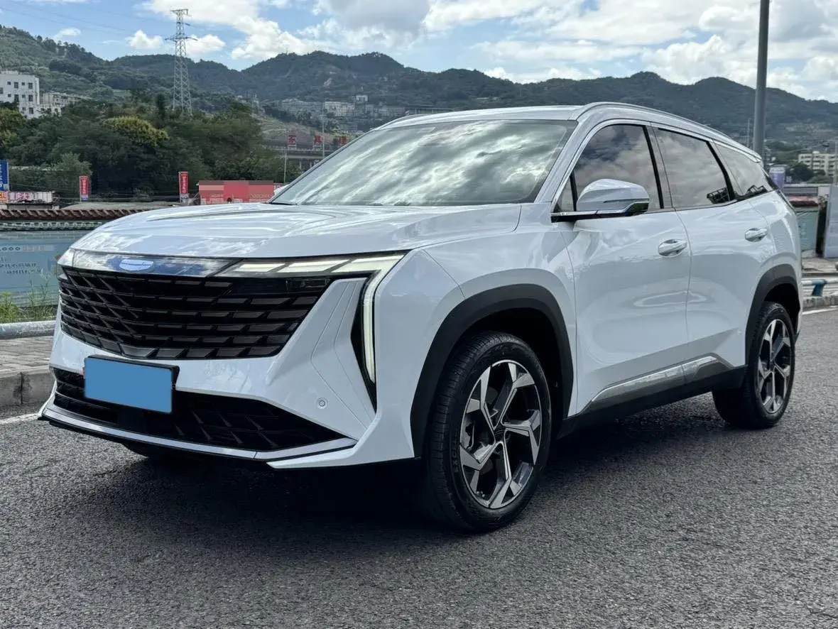 2024 Geely StarRay 1.5T 181HP L4 7DCT