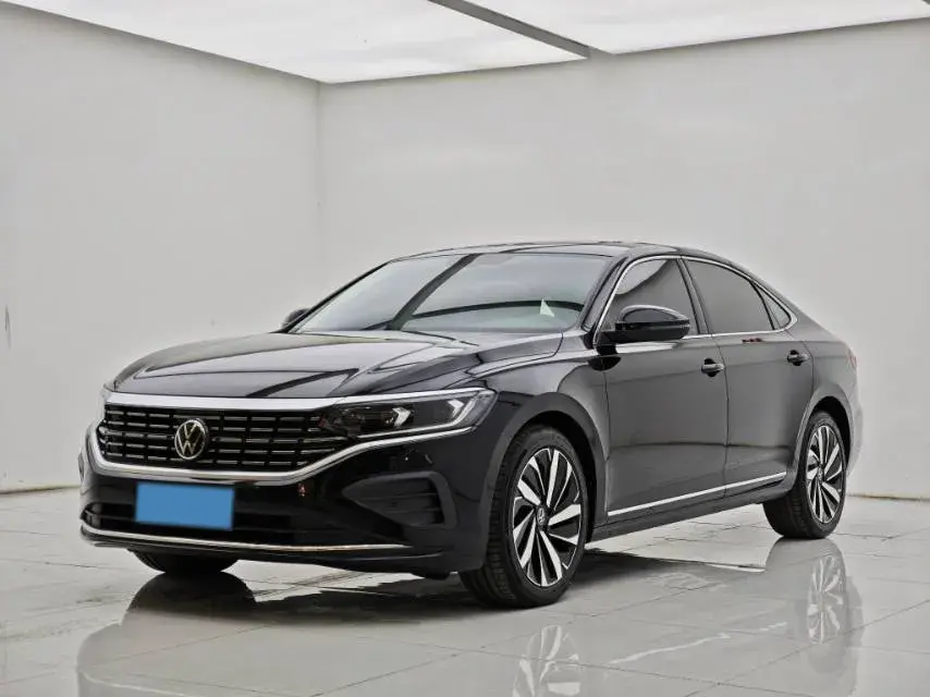 2024 Volkswagen Passat 2.0T 220HP L4 7DCT