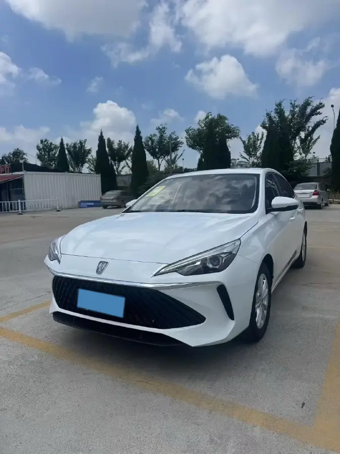 2023 Roewe i5 1.5L 129HP L4 CVT