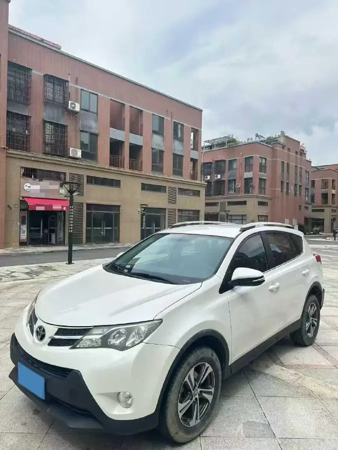 2015 Toyota RAV4 2.0L 147HP L4 CVT