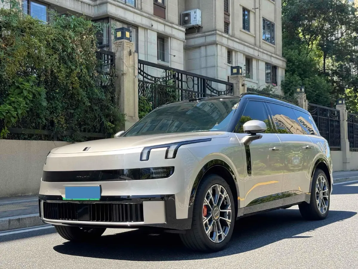 2025 LYNK&CO 900 1.5T 190HP L4 3DHT PHEV 43.3KWH