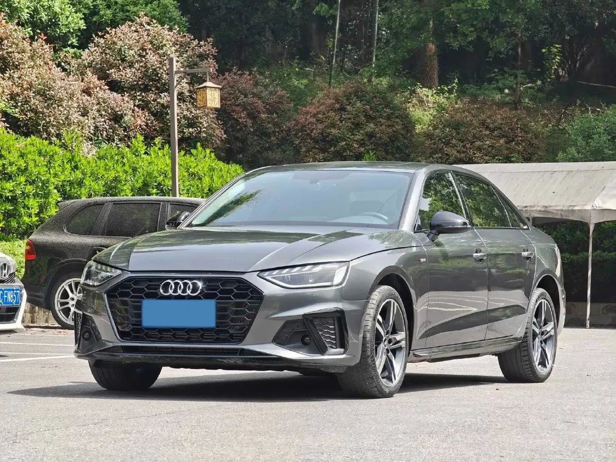 2021 Audi A4L 2.0T 190HP L4 7DCT