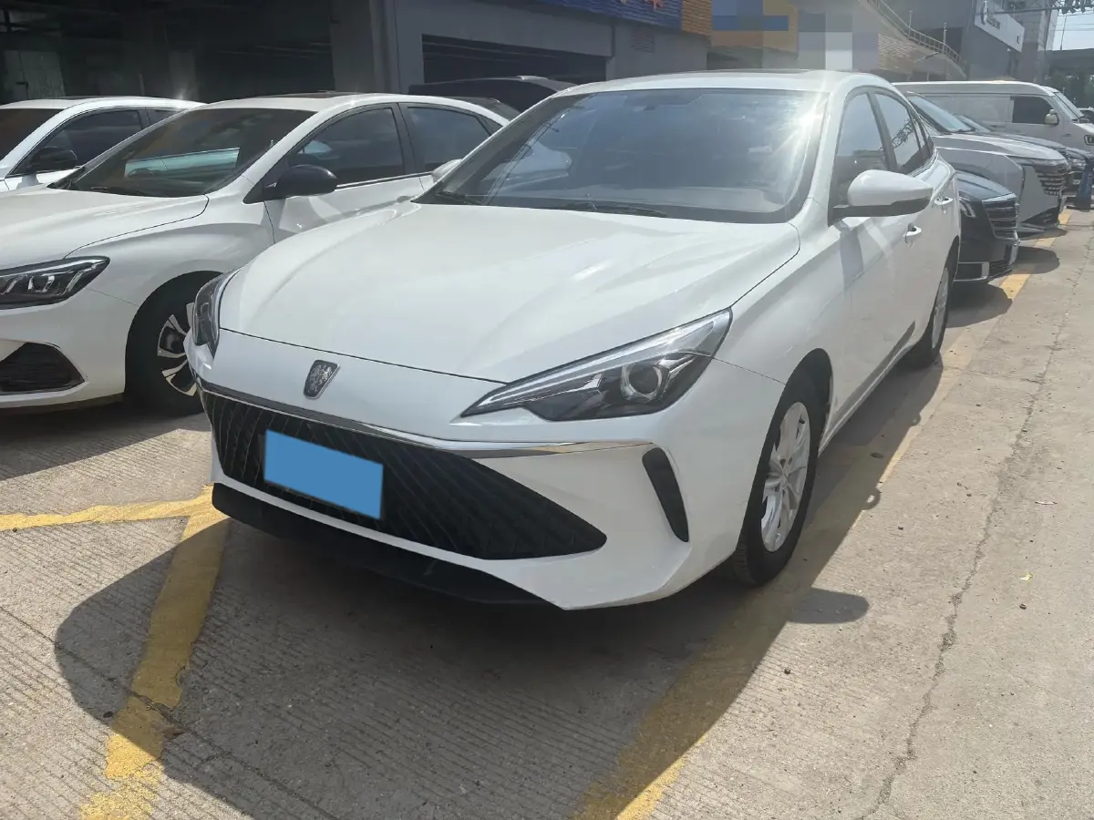 2023 Roewe i5 1.5L 129HP L4 CVT