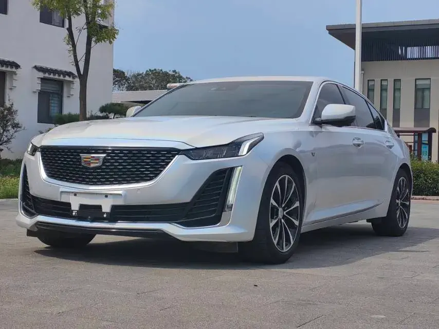 2022 Cadillac CT5 2.0T 237HP L4 10AT
