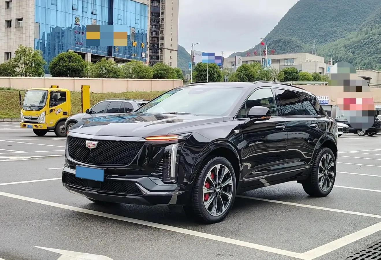 2025 Cadillac XT5 2.0T 237HP L4 9AT