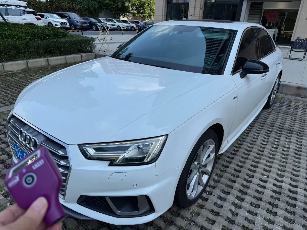 2019 Audi A4L 2.0T 252HP L4 7DCT