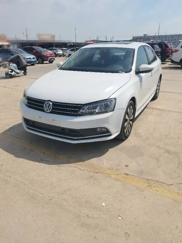 2018 Volkswagen Sagitar 1.2T 110HP L4 7DCT