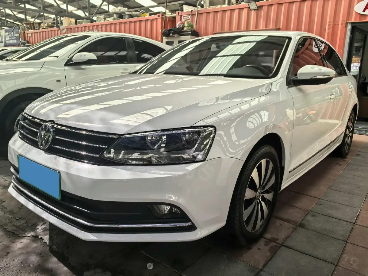 2018 Volkswagen Sagitar 1.4T 150HP L4 7DCT