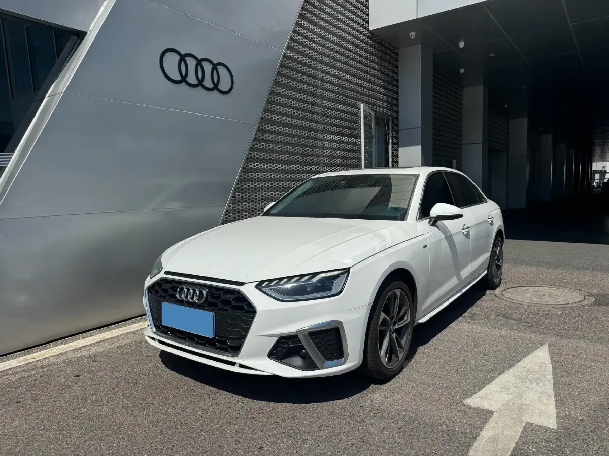 2020 Audi A4L 2.0T 150HP L4 7DCT