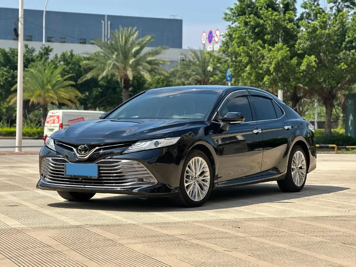 2019 Toyota Camry 2.5L 209HP L4 8AT