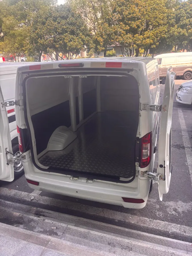 2024 Dongfeng YuFengEM27 BEV 41.472KWH,autocango,china used car exporter,china ev exporter,chinese used car exporter,chinese used ev exporter