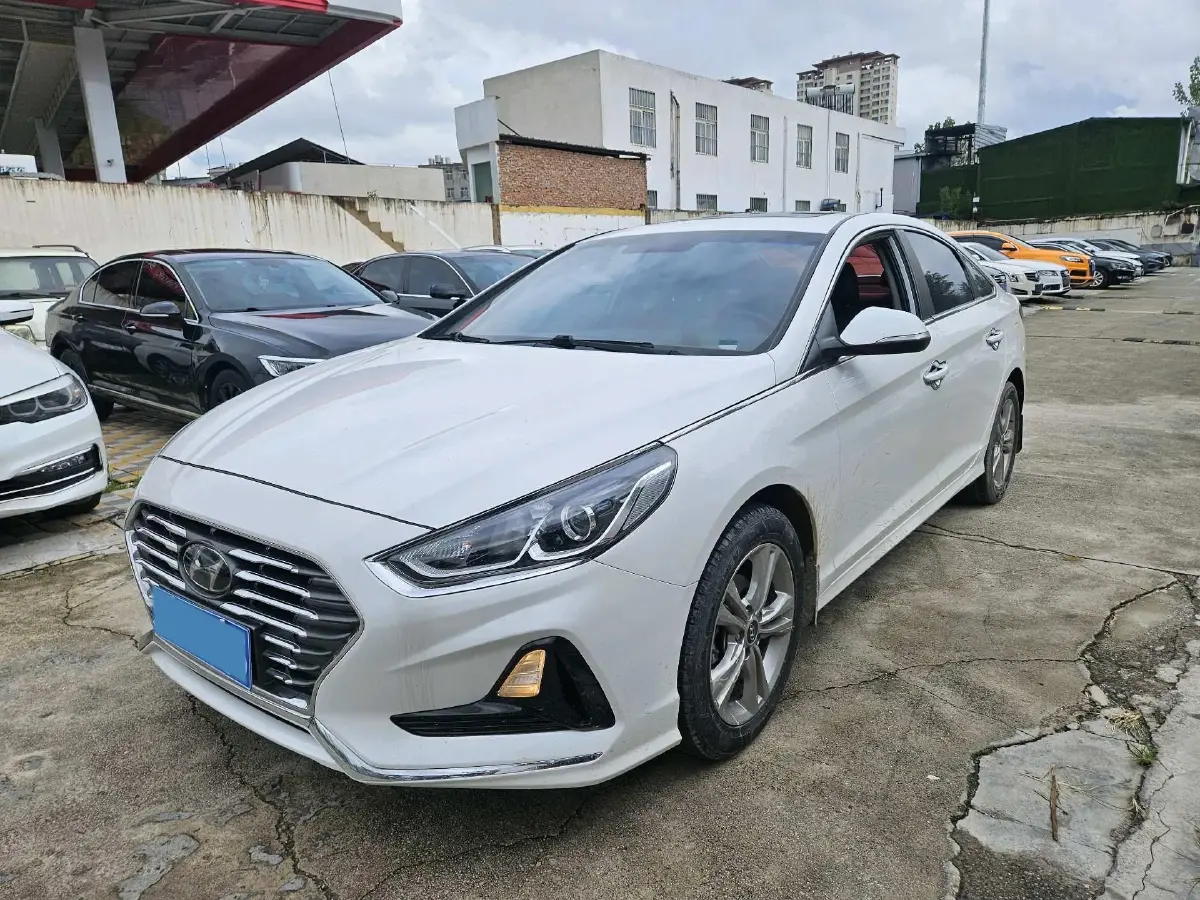 2017 Hyundai Sonata 2.0L 160HP L4 6AT