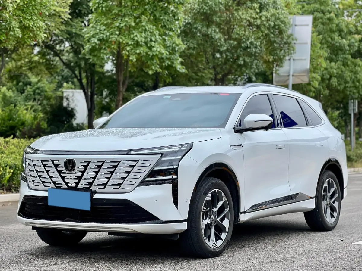 2025 ChangAn CS75 Plus 1.5T 192HP L4 8AT