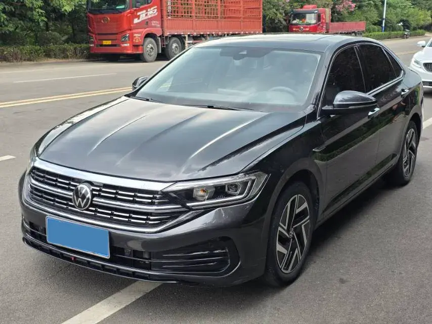 2023 Volkswagen Sagitar 1.5T 160HP L4 7DCT