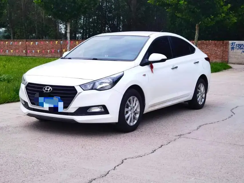 2016 Hyundai Verna 1.4L 100HP L4 6AT