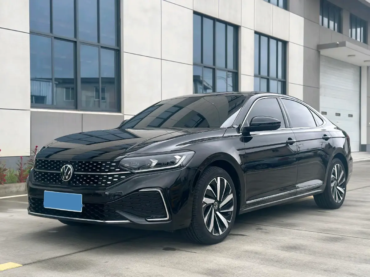 2022 Volkswagen Passat 2.0T 186HP L4 7DCT