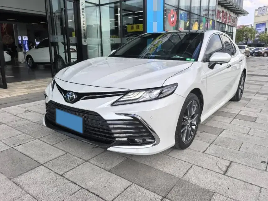 2021 Toyota Camry 2.5L 209HP L4 8AT