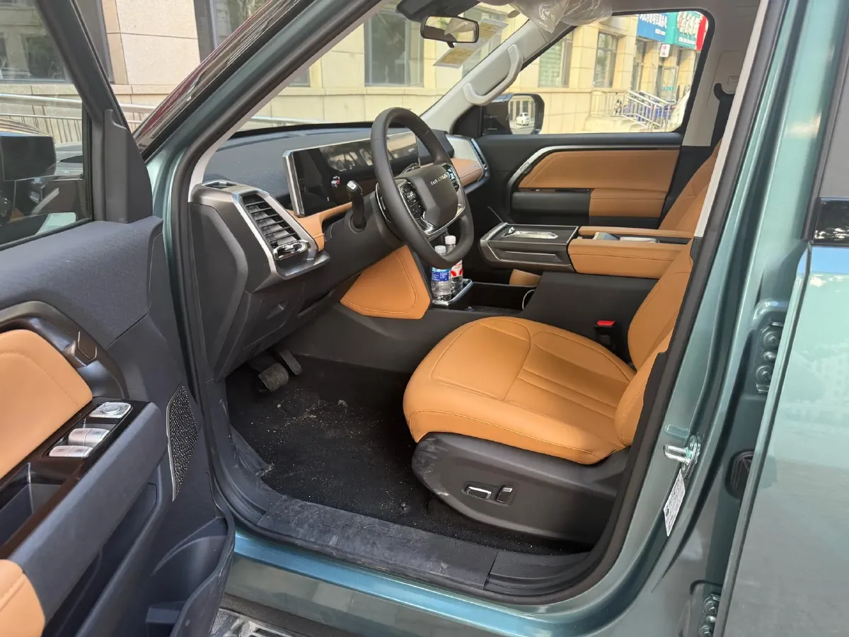 2025 MAXUS InterstellarX 2.5T 224HP L4 8AT,autocango,china used car exporter,china ev exporter,chinese used car exporter,chinese used ev exporter