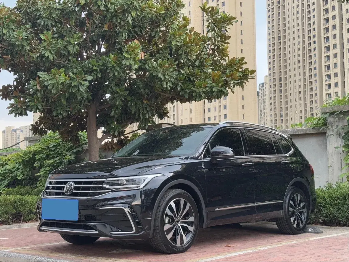 2023 Volkswagen Tiguan L 2.0T 186HP L4 7DCT