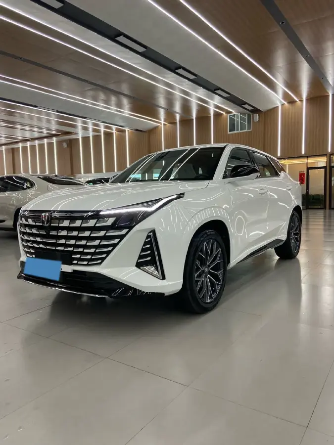 2025 ChangAn UNI-Z 1.5T 188HP L4 7DCT