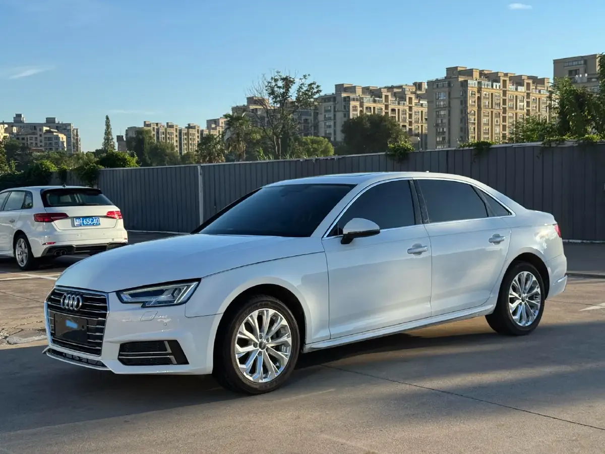 2019 Audi A4L 2.0T 190HP L4 7DCT