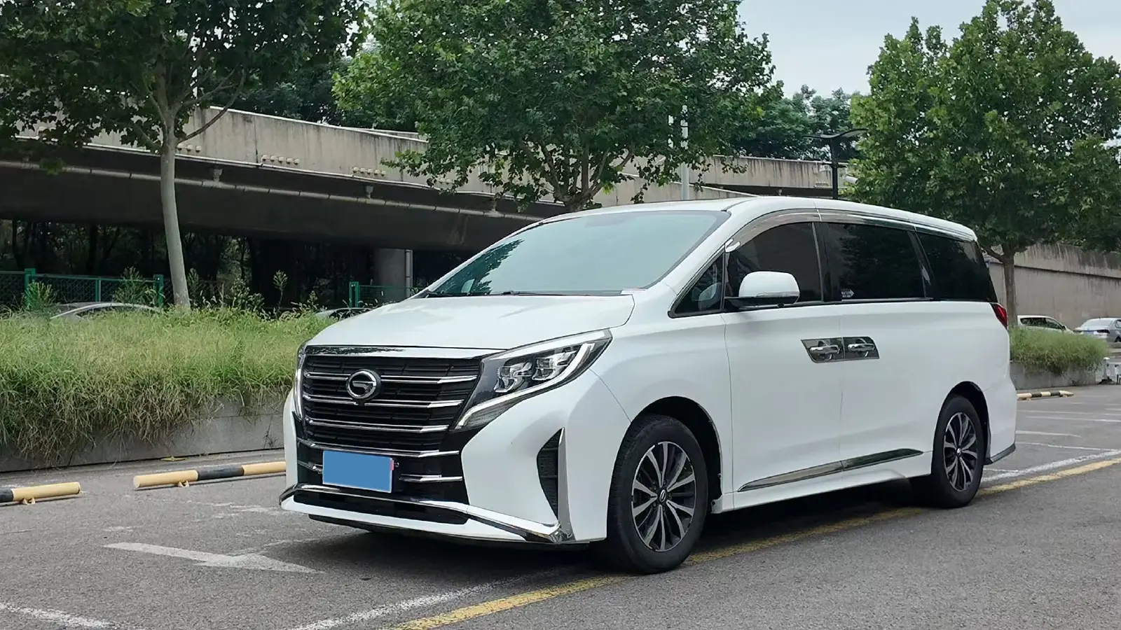 2021 GAC Trumpchi M8 2.0T 252HP L4 8AT