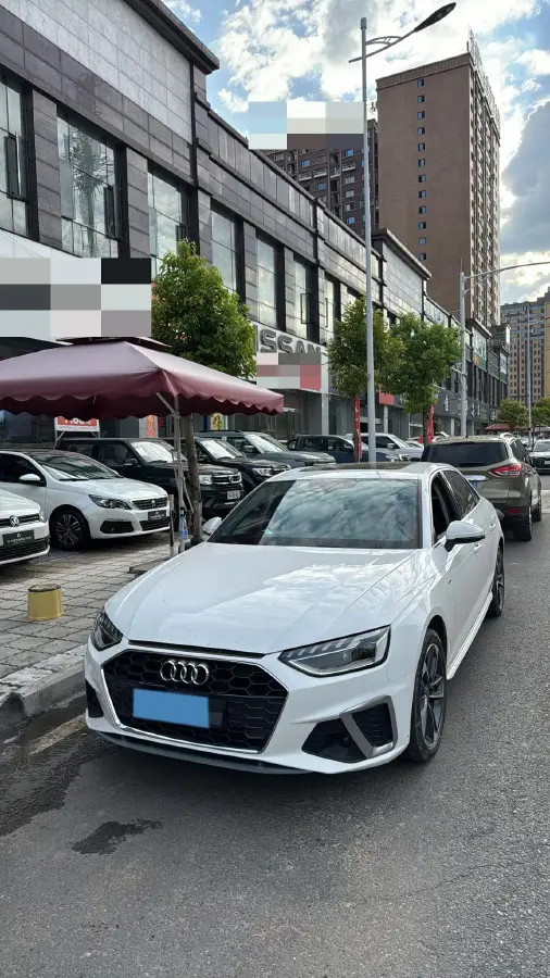 2022 Audi A4L 2.0T 190HP L4 7DCT