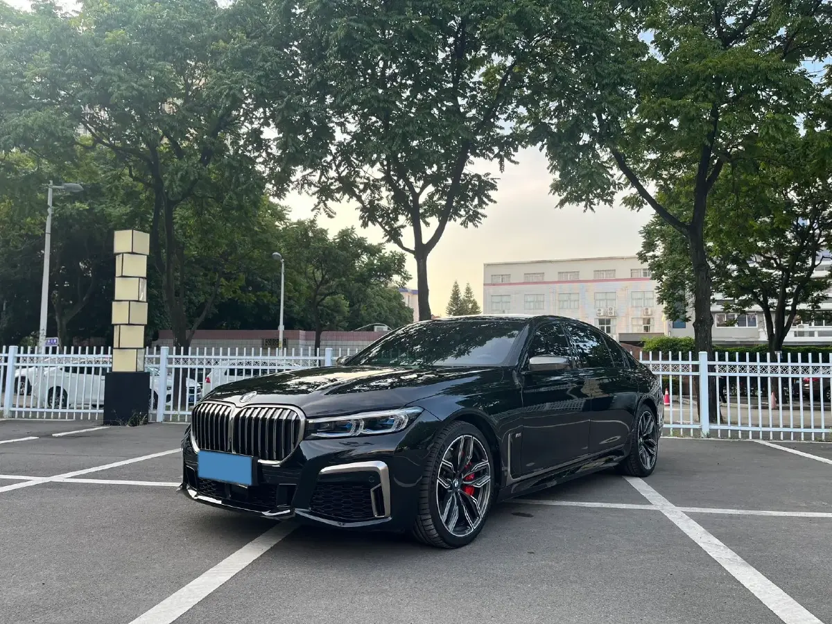 2022 BMW 7 Series 3.0T 340HP L6 8AT