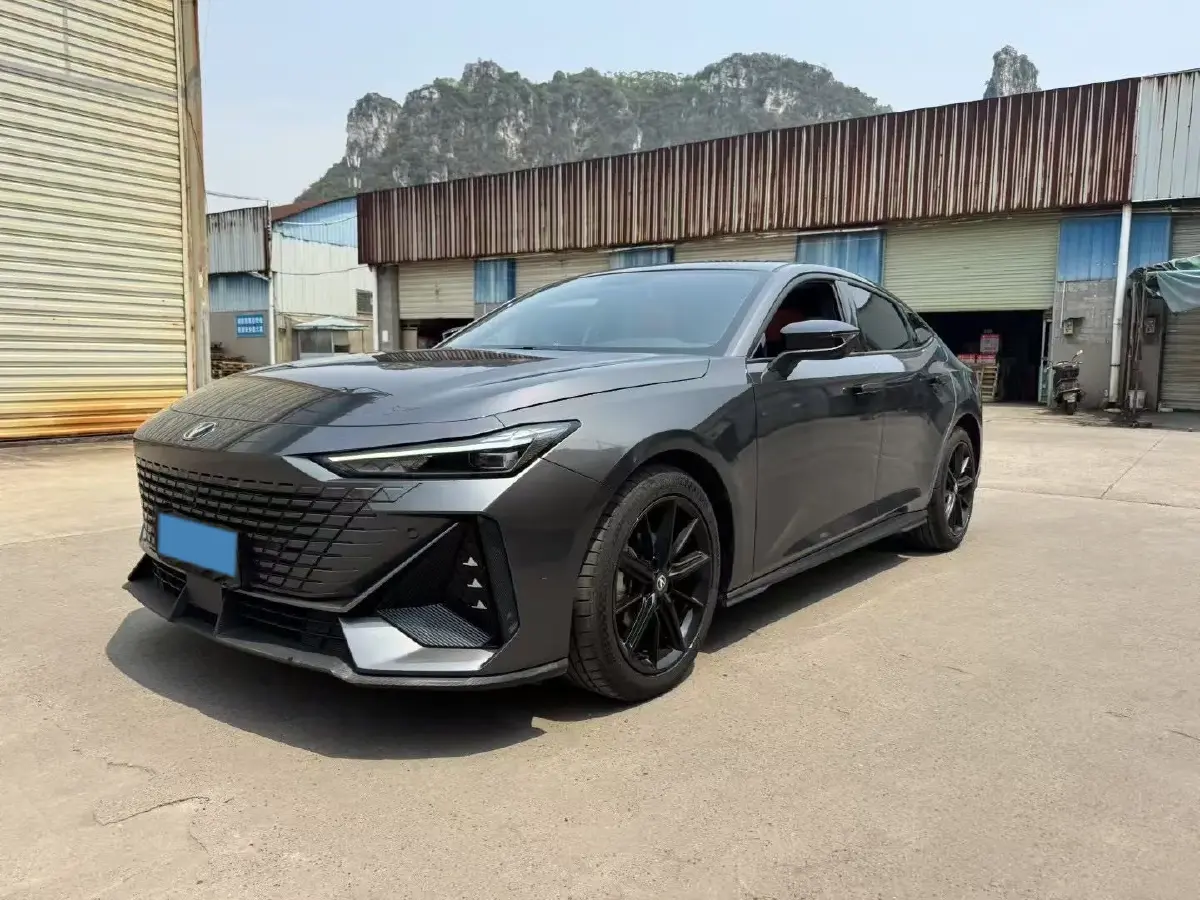 2022 ChangAn UNI-V 1.5T 188HP L4 7DCT