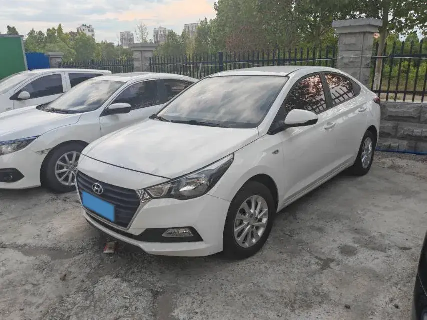 2016 Hyundai Verna 1.4L 100HP L4 6AT