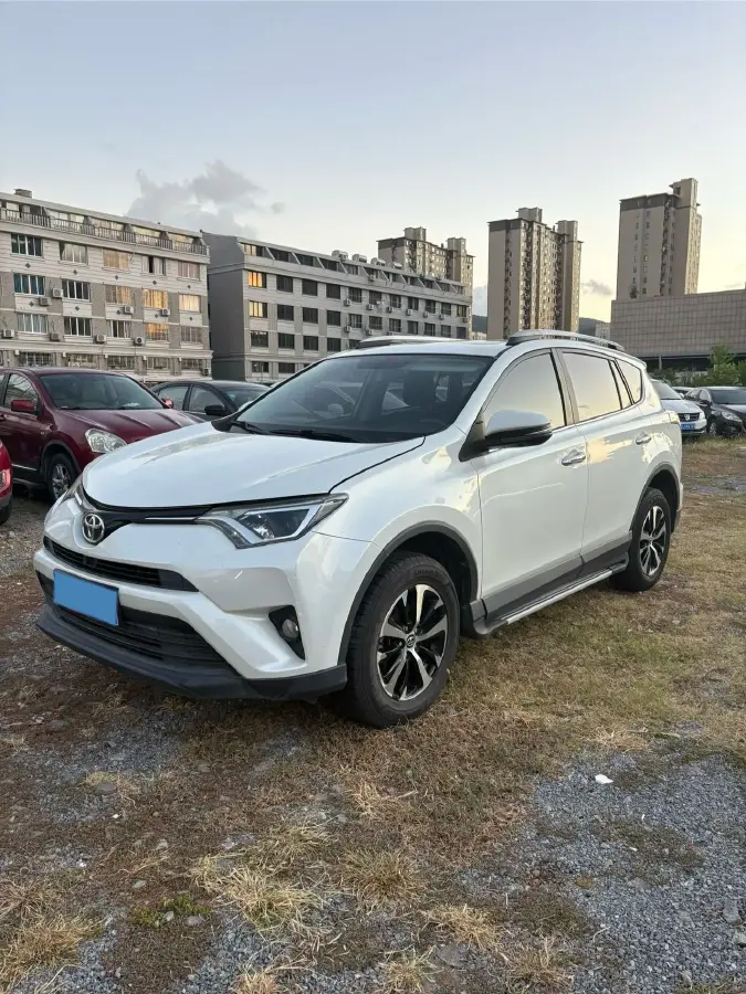 2019 Toyota RAV4 2.0L 151HP L4 CVT