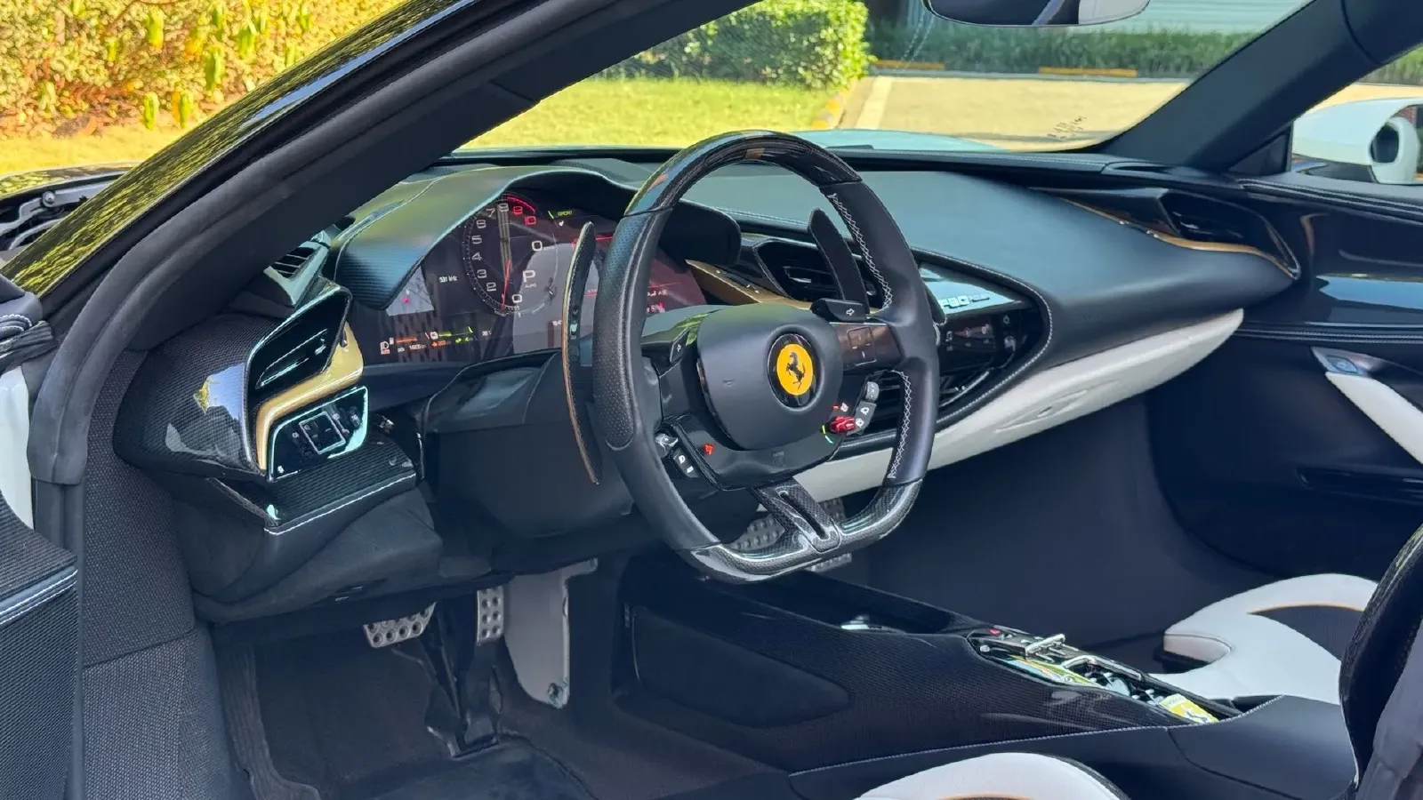 2021 Ferrari SF90 3.9T 781HP V8 8DCT PHEV 7.9KWH,autocango,china used car exporter,china ev exporter,chinese used car exporter,chinese used ev exporter