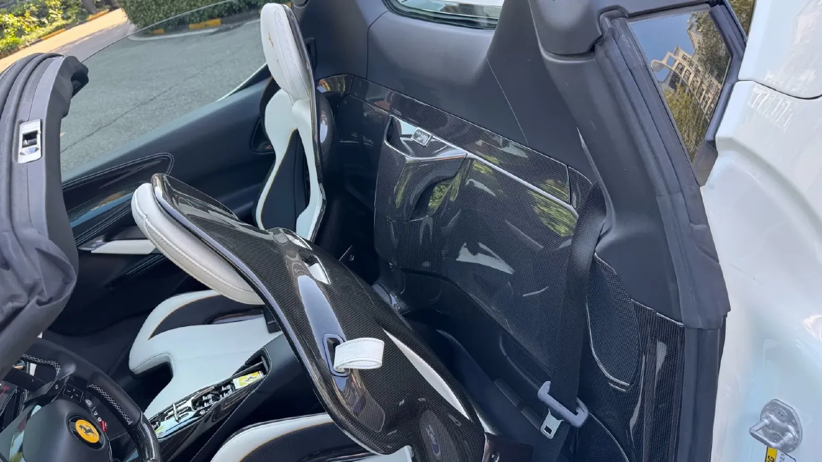 2021 Ferrari SF90 3.9T 781HP V8 8DCT PHEV 7.9KWH,autocango,china used car exporter,china ev exporter,chinese used car exporter,chinese used ev exporter