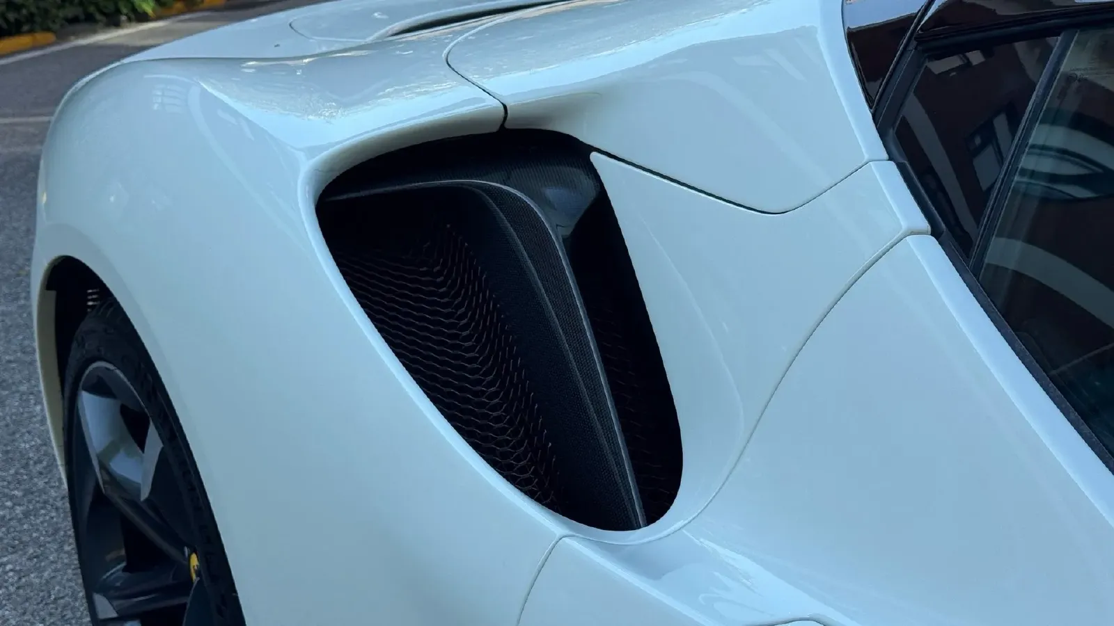 2021 Ferrari SF90 3.9T 781HP V8 8DCT PHEV 7.9KWH,autocango,china used car exporter,china ev exporter,chinese used car exporter,chinese used ev exporter